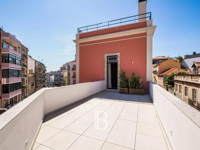 Terraço e estacionamento, nas Amoreiras 98m² Campolide