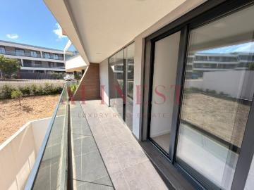 Terraços, Luz Natural e Elegância T2 Sky City à Sua Espera! 75m² Venteira