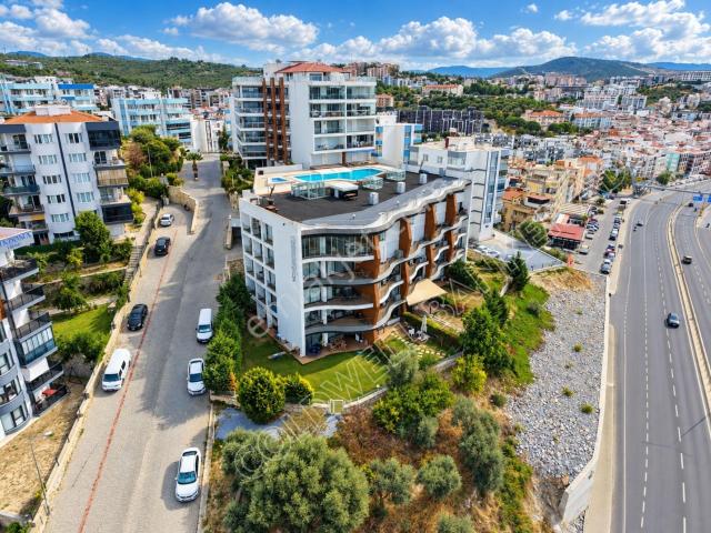 Terrace Ada'da Deniz Manzaralı, Bahçeli 4+1 Ters Dubleks