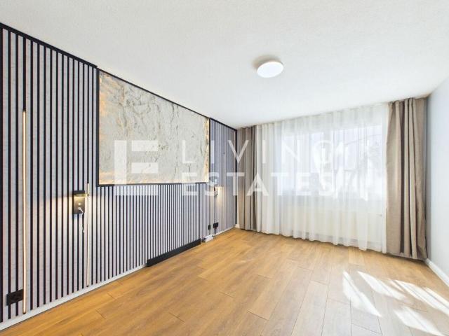 TERRACE HOUSE WITH PANORAMIC VIEW AND INDIVIDUAL LIGHTING CONCEPT