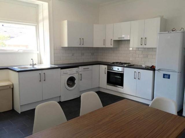 Terrace Road, Aberystwyth SY23 3 bed flat to rent £1,350 pcm £312 pw