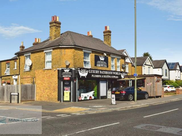 Terrace Road, Walton On Thames KT12, 3 bed flat to rent, £1,900 pcm | PrimeLocation