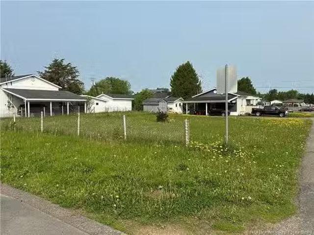 Terrace St, Grand Sault/Grand Falls, NB, E3Z 1B3 vacant la.
