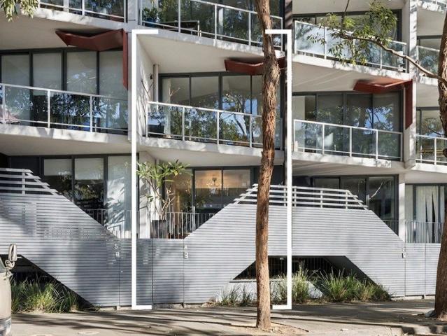Terrace Style Dual Aspect Living in the Heart of Green Square 119sqm