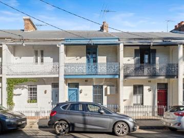 Terrace with potential in super convenient yet quiet location