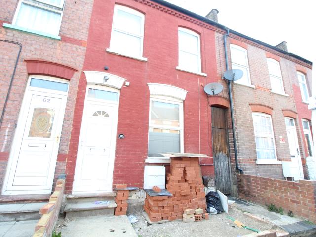Terraced to rent in Malvern Road, Luton, Bedfordshire, LU1 | Leaders