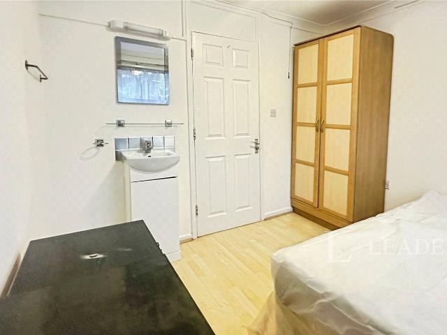 Terraced to rent in Brendon Avenue, Luton, Bedfordshire, LU2 | Leaders