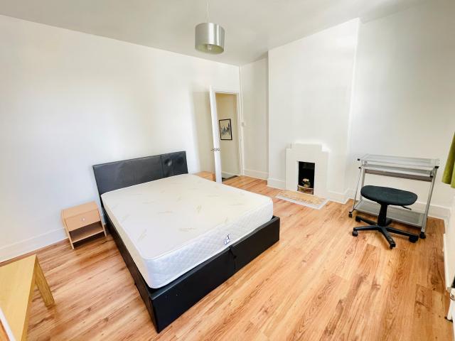 Terraced to rent in Edridge Road Room 2, Croydon, CR0 | Leaders