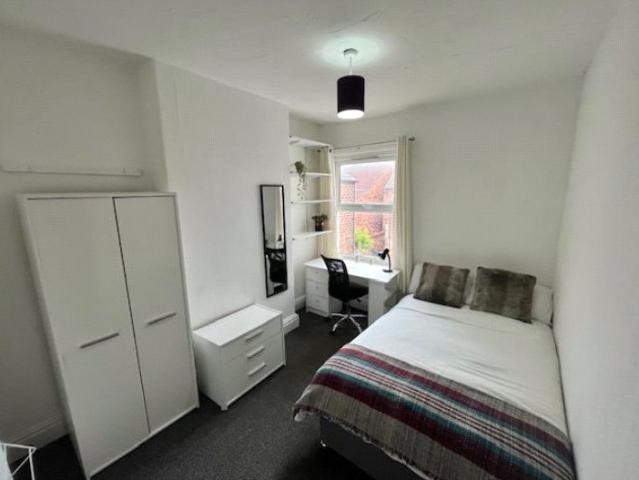 Terraced to rent in Ermine Road, Chester, CH2 | Leaders