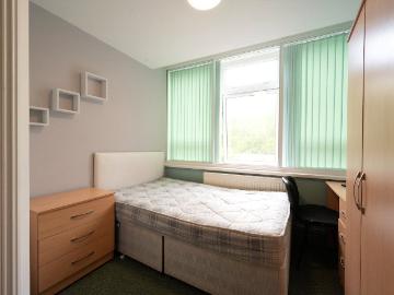 Terraced to rent in Guildhall Walk, Portsmouth, PO1 | Leaders