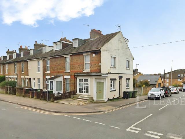 Terraced to rent in Tonbridge Road, Maidstone, Kent, ME16 | Leaders