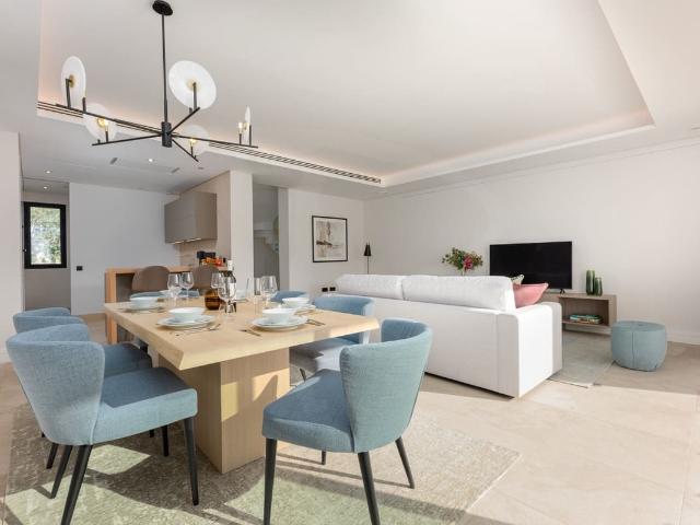 Terraced Villa for rent in Los Naranjos, Marbella, Málaga