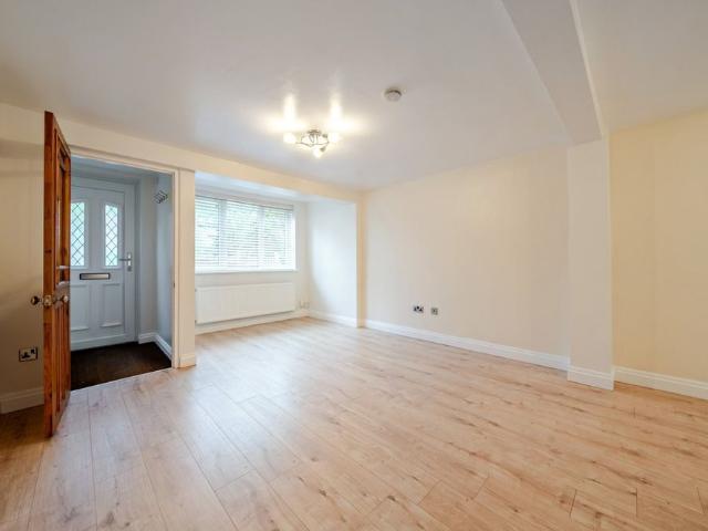 Terraced House to rent Broad Lane, Dartford, DA2