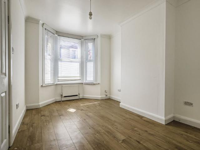 Terraced House to rent Rainham Road, Gillingham, ME7