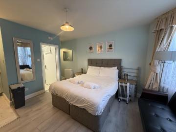 Wendell Park, London, Greater London - Equipped kitchen