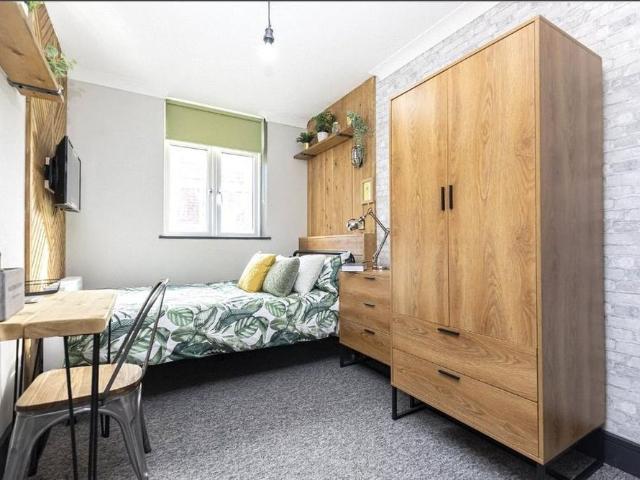 Terraced house to rent