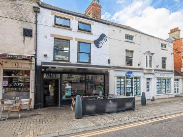Terraced house to rent