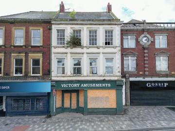 Terraced house for sale