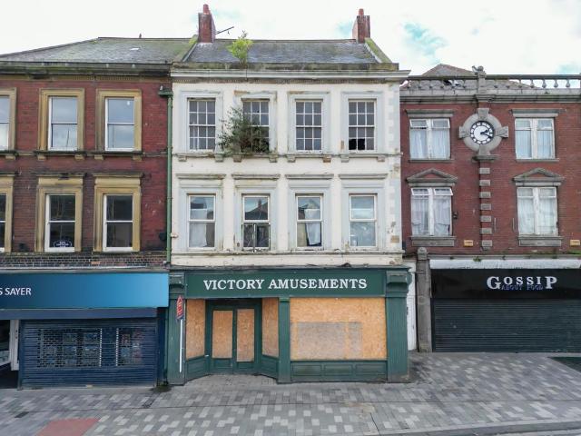 Terraced house for sale