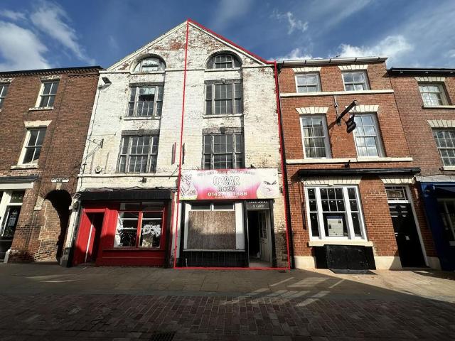 Terraced house for sale