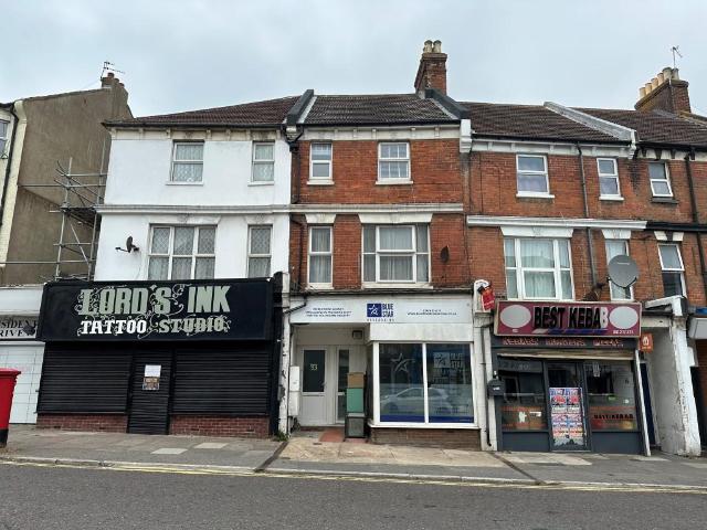 Terraced house for sale