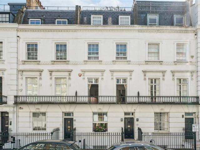 Terraced house for sale