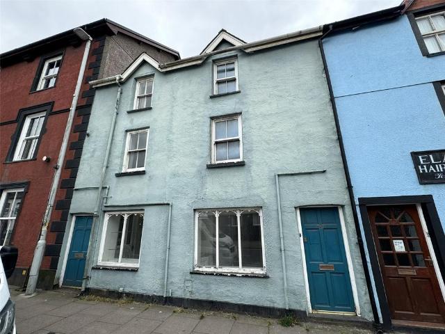 Terraced house for sale