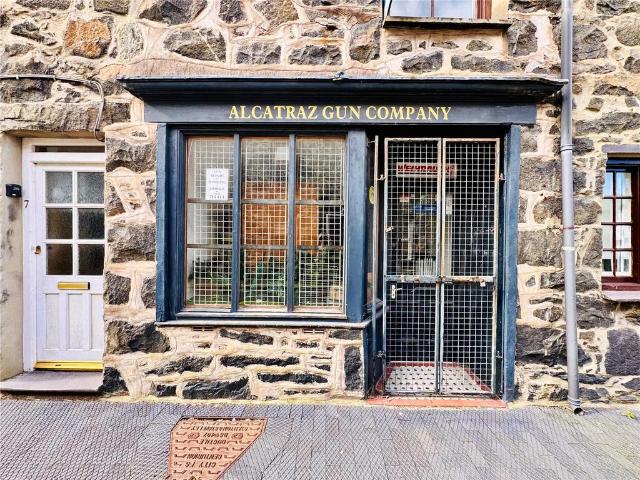 Terraced house for sale