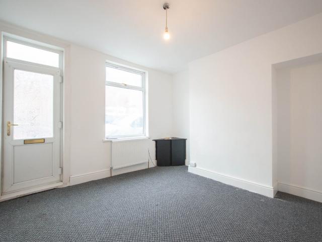 Terraced House in 4 Farringdon Street, Hull, HU5 1JA