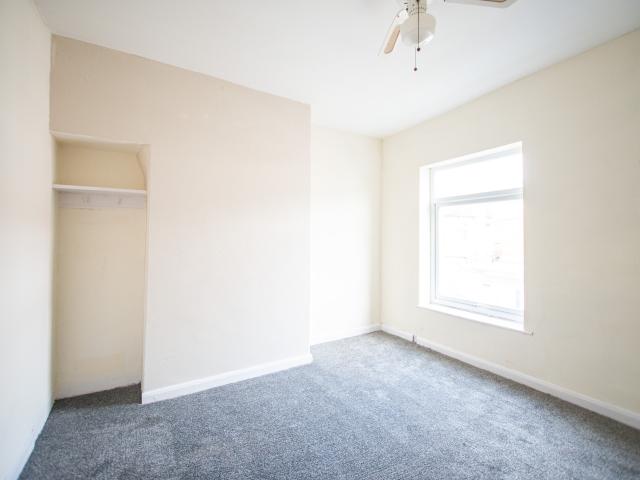 Terraced House in 9 Sunny Dene, De La Pole Avenue, Hull, HU3 6SA