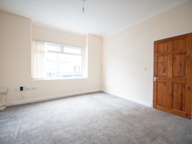 Terraced House in 22 Alliance Avenue, Hull, HU3 6QX