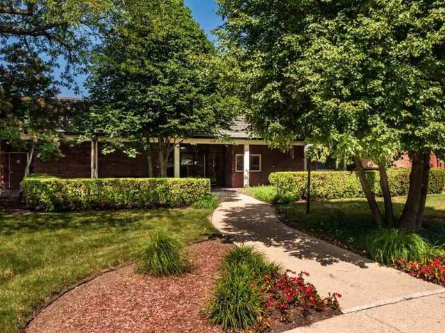 Terraces of Elk Grove 2 Bedroom Apartment for Rent at 908 Ridge Sq, Elk Grove Village, IL 60007