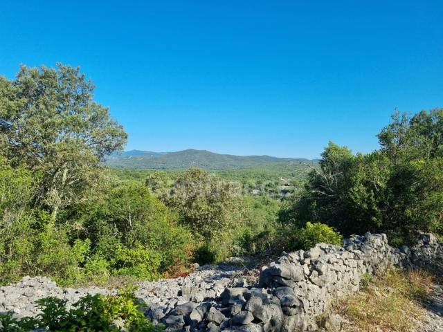 Terrain à vendre avec Mazet en pierre SAUVE 30