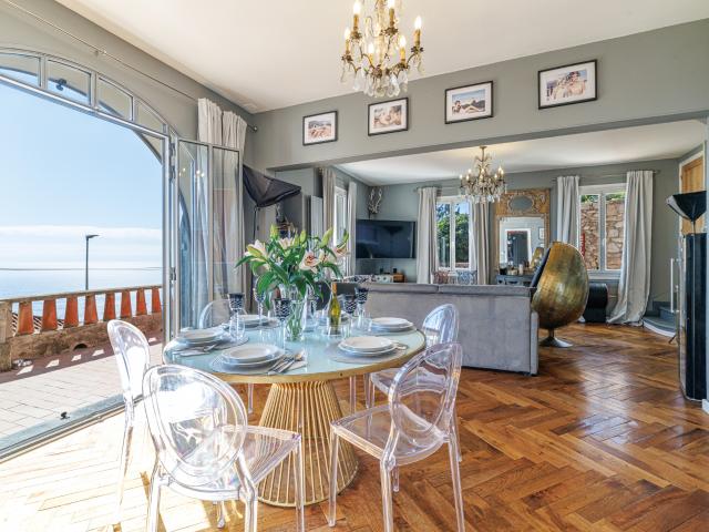 MAGNIFIQUE MAISON 5 PIECES AVEC VUE MER PANORAMIQUE, DOUBLE GARAGE, POSSIBILITE PISCINE