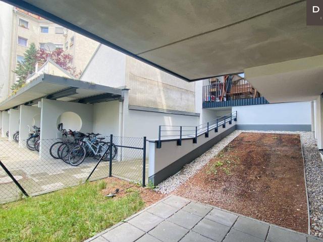 / TERRASSE / 1 ZIMMER / GARTEN / BEZIEHBAR AB 1.10.2026 / NACH INNENHOF AUSGERICHTET / PROVISIONSFREI