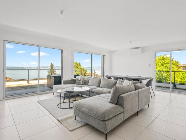 Terrasse ensoleillée et vue panoramique sur le lac Léman 118m² Évian les Bains