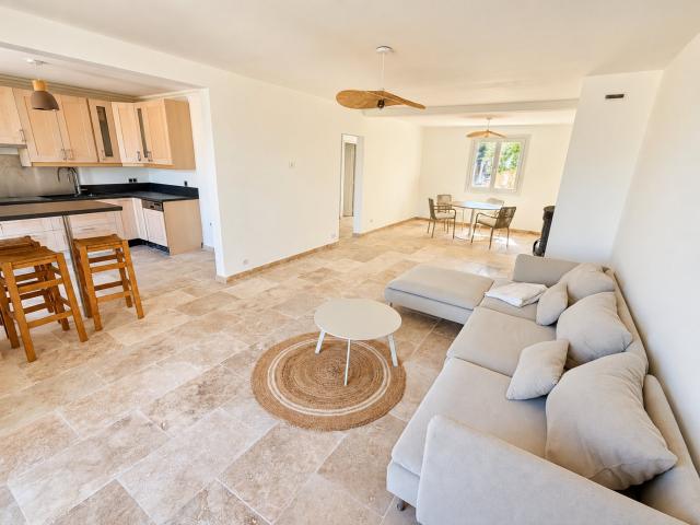 Terrasse et cheminée, à Carqueiranne 108m² Carqueiranne