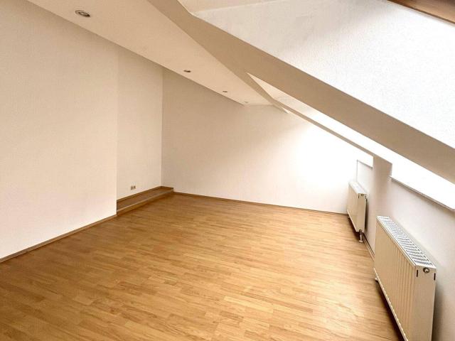 Terrasse! Helle, sonnige 3 Zimmer Dachgeschosswohnung zum Wohlfühlen 4 Stationen zum Karlsplatz!