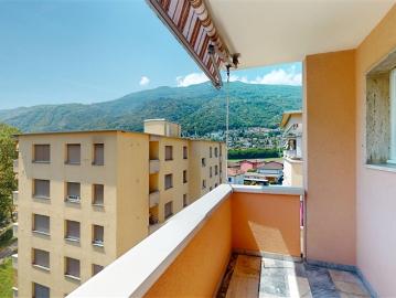 Terrasse mit Blick auf den Fluss, neue Küche und Haustiere erlaubt
