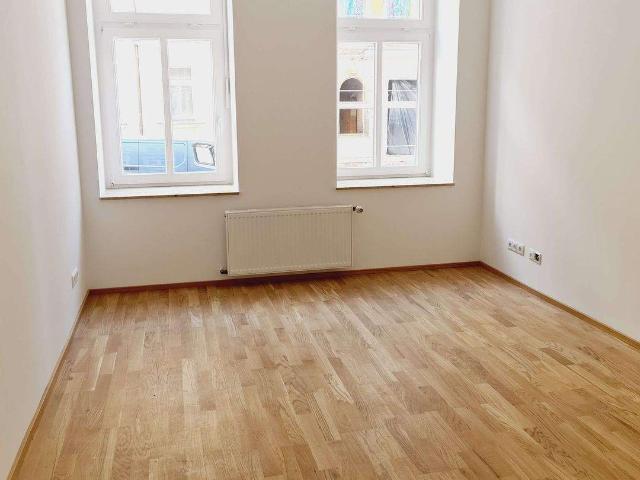 Terrasse Stellplatz mgl. Wanne u. Dusche Parkett Frei ab 1.4.26