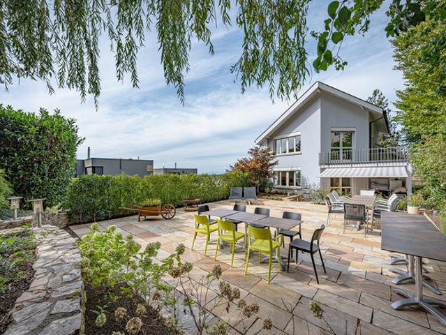 TERRASSENTRAUM AN PRIVILEGIERTER AUSSICHTSLAGE