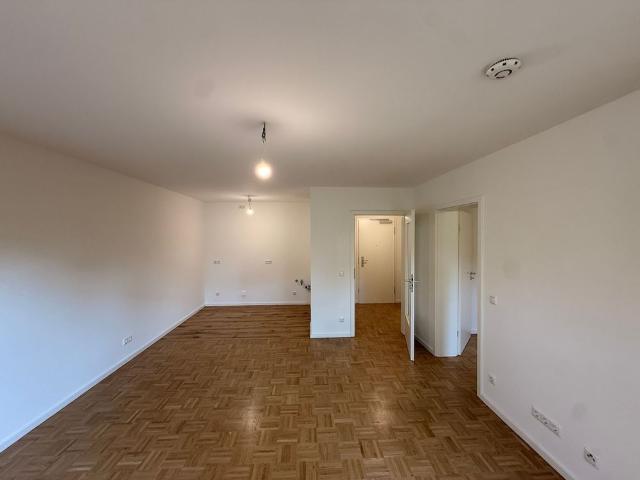 Terrassenwohnung mit 1,5 Zimmern und Parkett in München