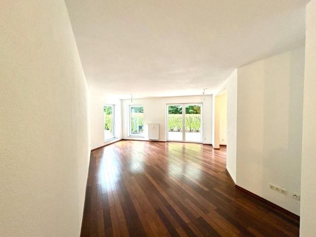 Terrassenwohnung mit 3 Schlafzimmern und viel Tageslicht in Düsseldorf