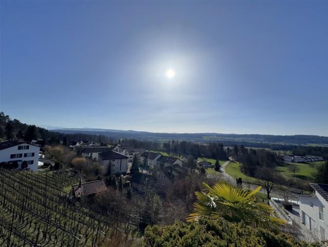 Terrassenwohnung mit beeindruckender Panoramasicht inklusive zwei Parkplätze