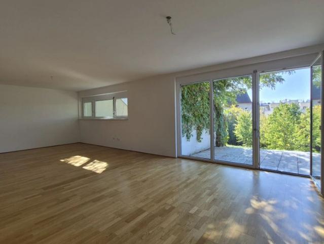 TERRASSENWOHNUNG NÄHE TÜRKENSCHANZPARK