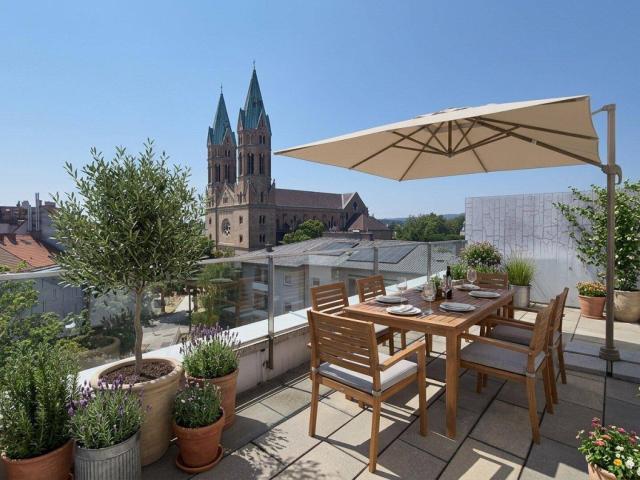 TERRASSENMIETE MIT 3 SCHLAFZIMMER