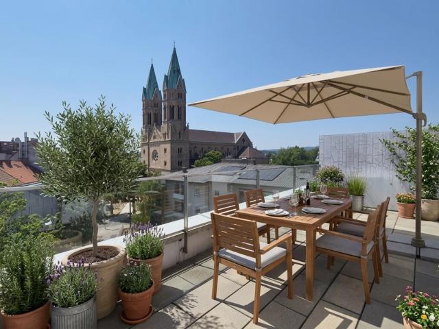 TERRASSENMIETE MIT 3 SCHLAFZIMMER