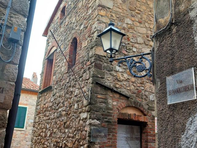 Terratetto in stile rustico Toscano ristrutturato in vendita. 110m² Gavorrano