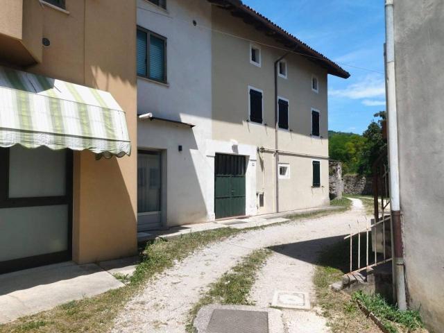 Terratetto plurifamiliare in vendita a Travesio