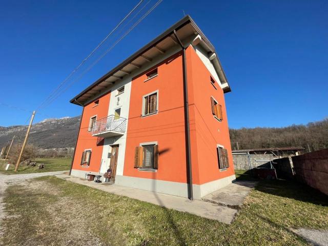 Terratetto plurifamiliare in vendita a Artegna